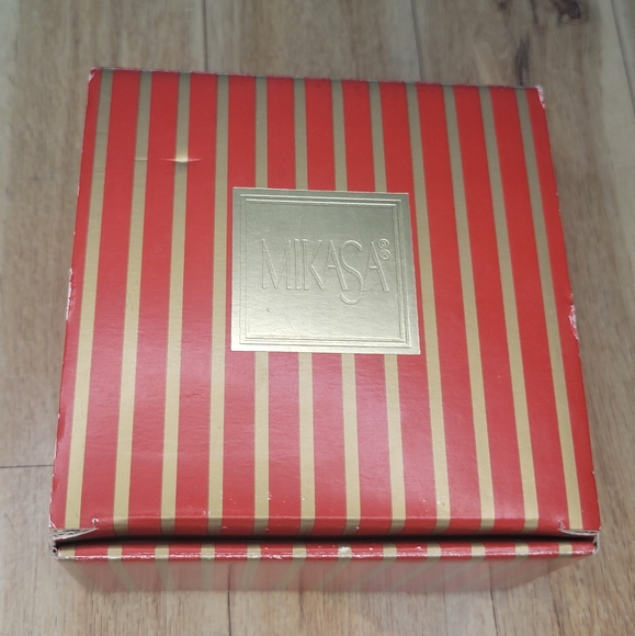 VTG MIKASA Ultra Fine Ceramic Dish Trinket Box “And a Partridge in a Pear Tree” - Picture 2 of 10